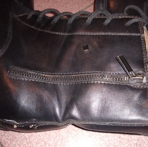 Rouge woman's boot - Picture 3 of 5